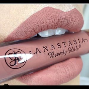Anastasia Beverly Hills LIQUID LIPSTICK in CRUSH!